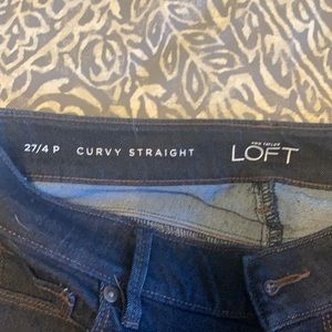 Ann Taylor LOFT Curvy Straight jeans size 27/4P
